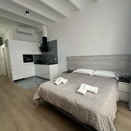 A H Monet Estudio Apartment